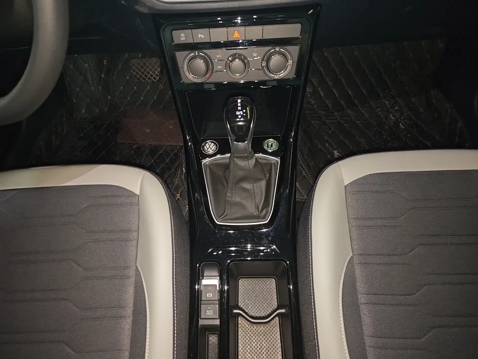 Volkswagen Tharu tuyue 2025 New 1.5L Sharp Edition 2025 — thumbnail 4