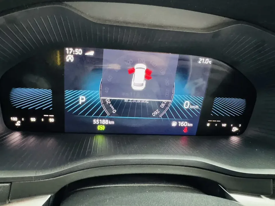 Skoda Karoq Korok 2023 TSI280 Premium Edition 2022 — thumbnail 3