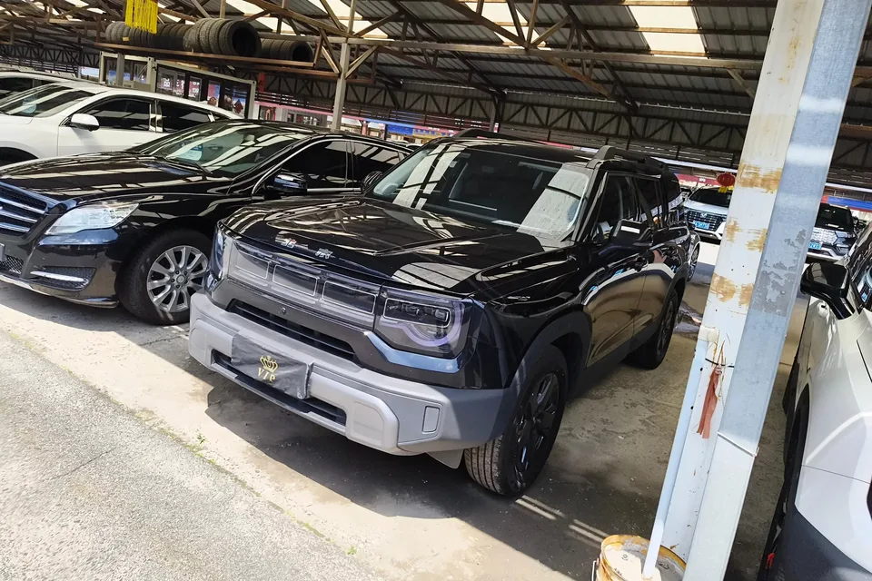 BAIC Beijing Off-road BJ30 Beijing Off-road BJ30 2026 Traveler 1.5T DCT Standard Edition 2026 — photo 1, buy with delivery to Moscow