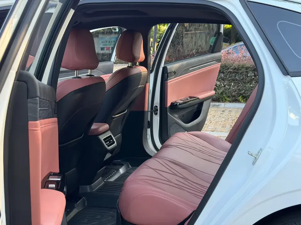 Geely Galaxy L6 Galaxy L6 2025 1.5 EM-i DHT 140KM Exploration+ Edition 2025 — thumbnail 5