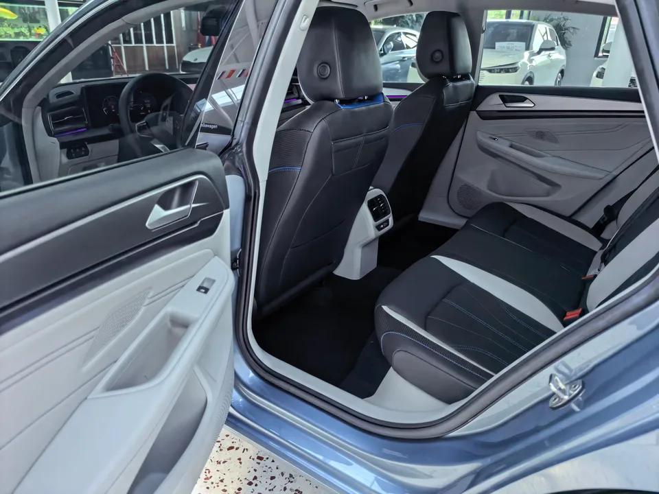 Volkswagen Lamando Lingdu 2022 Lingdu L 280TSI DSG Cool Edition 2022 — thumbnail 5