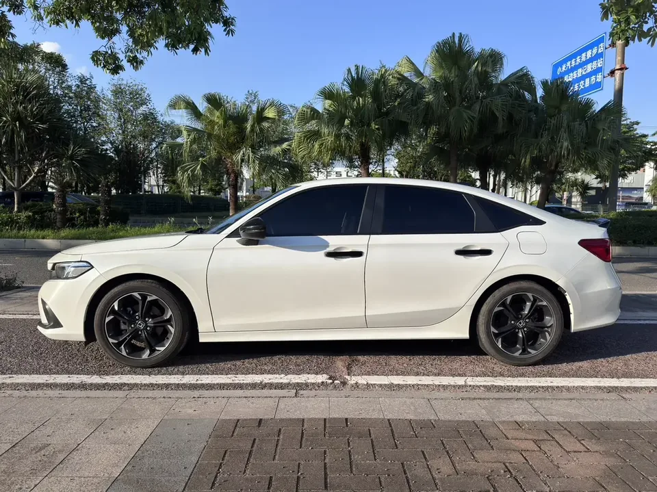 Honda CIVIC Civic 2022 240TURBO CVT Fuel Edition 2024 — thumbnail 4