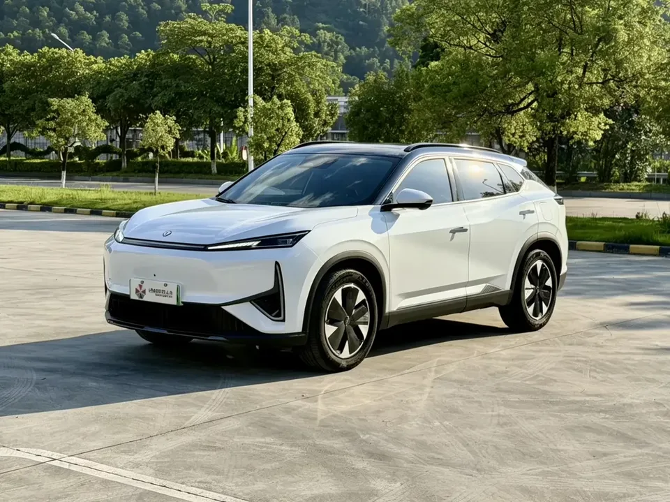 Dongfeng Fengshen L7 PHEV Fengshen L7 PHEV 2024 205 Plus 2024 — photo 1, buy with delivery to Moscow