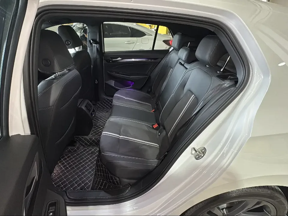 Volkswagen Golf golf 2023 280TSI DSG R-Line Lite 2024 — миниатюра 3