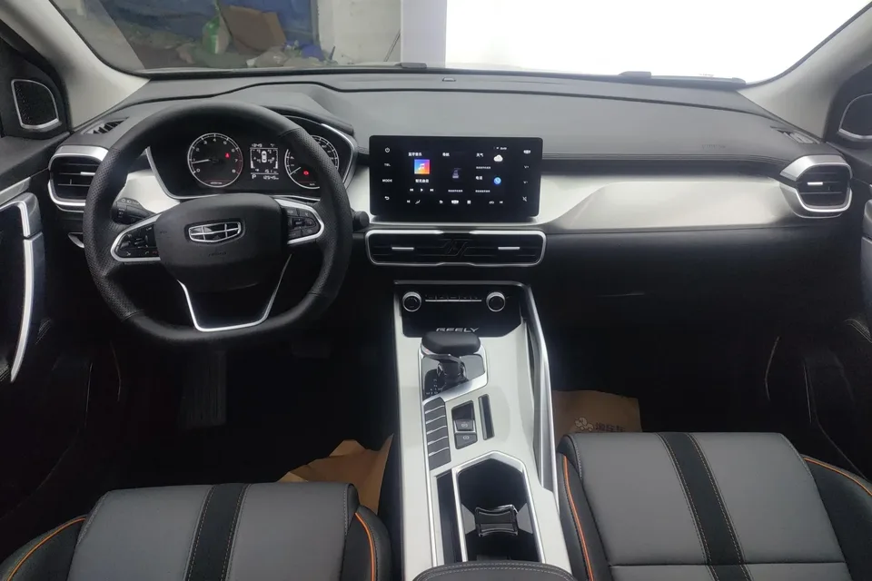 Geely Coolray SX11 Binyue 2024 1.5T DCT Longteng Edition 2025 — thumbnail 4