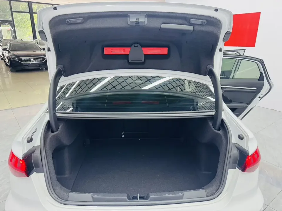 Audi A3 Audi A3 2022 Sportback 35 TFSI Stylish and sporty 2023 — thumbnail 4
