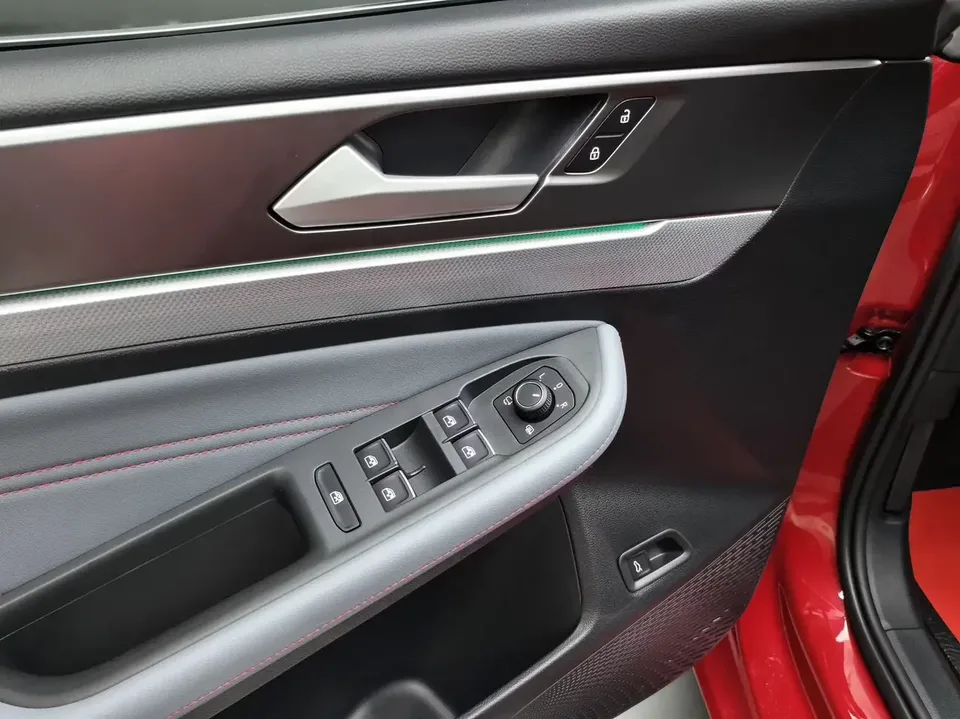 Volkswagen Lamando Lingdu 2022 Lingdu L 280TSI DSG Cool Edition 2022 — thumbnail 5