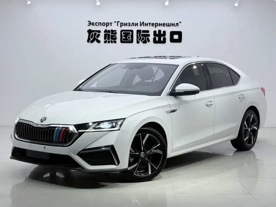 Skoda Octavia Octavia 2022 PRO TSI280 DSG Luxury Edition 2022 — photo 1, buy with delivery to Moscow