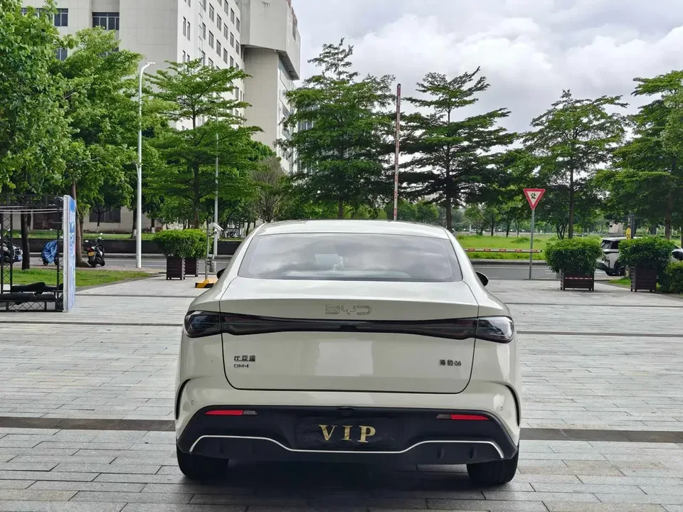 BYD Seal 06DM Seal 06DM 2024 DM-i 120KM Flagship 2024 — thumbnail 2