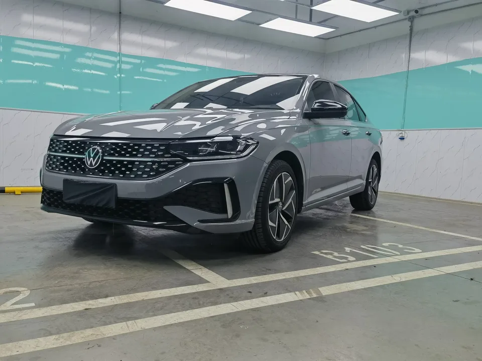 Volkswagen Lavida Lavida 2023 280TSI DSG Starry Sky Forever Edition 2022 — photo 1, buy with delivery to Moscow