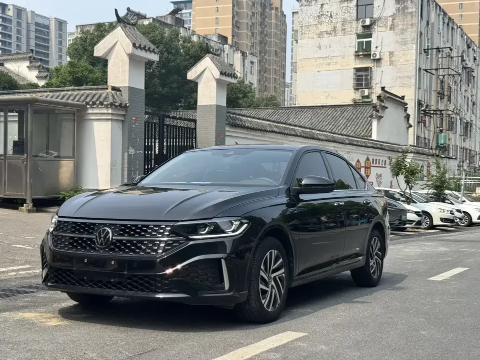 Volkswagen Lavida Lavida 2024 300TSI DSG Starry Sky Leading Edition 2024 — photo 1, buy with delivery to Moscow