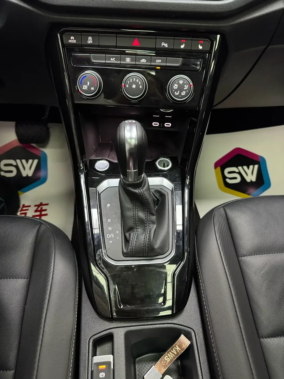 Volkswagen T-Roc TANG 2022 280TSI DSG 2WD Comfort PLUS 2023 — thumbnail 4
