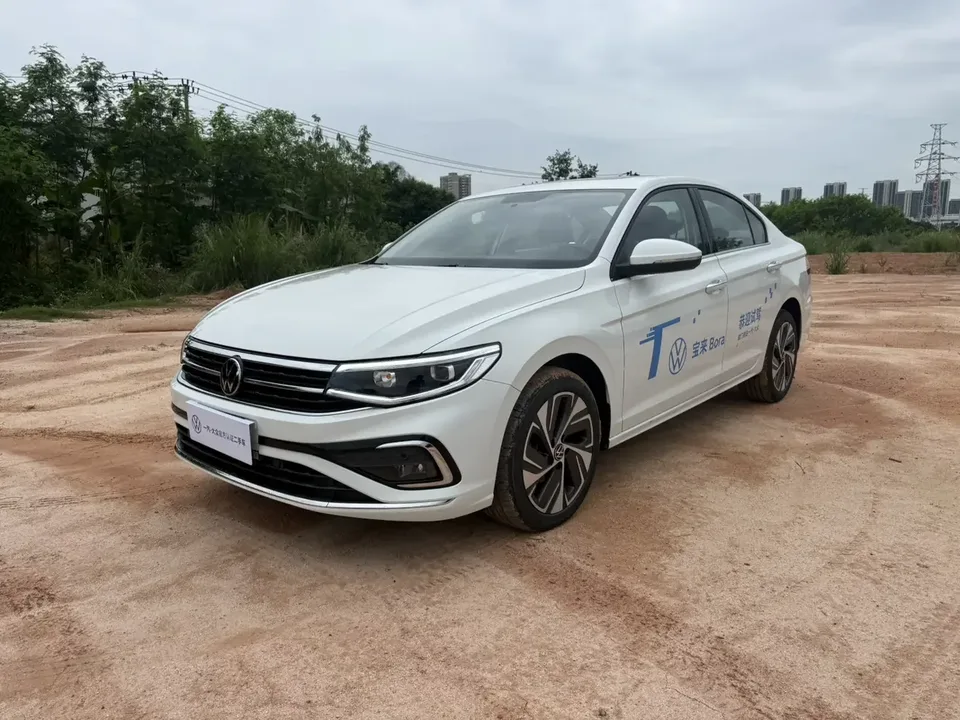 Volkswagen Bora Bora 2024 200TSI DSG Joy Travel PRO Edition 2024 — photo 1, buy with delivery to Moscow