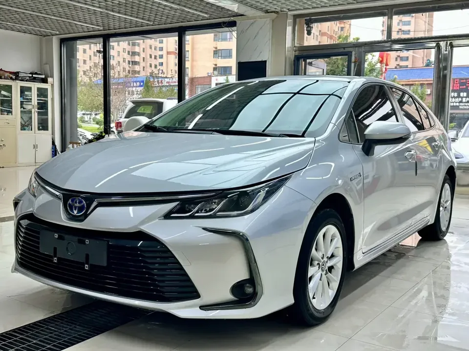Toyota Corolla Corolla 2022 Dual Engine 1.8L E-CVT Pioneer Edition 2022 — photo 1, buy with delivery to Moscow