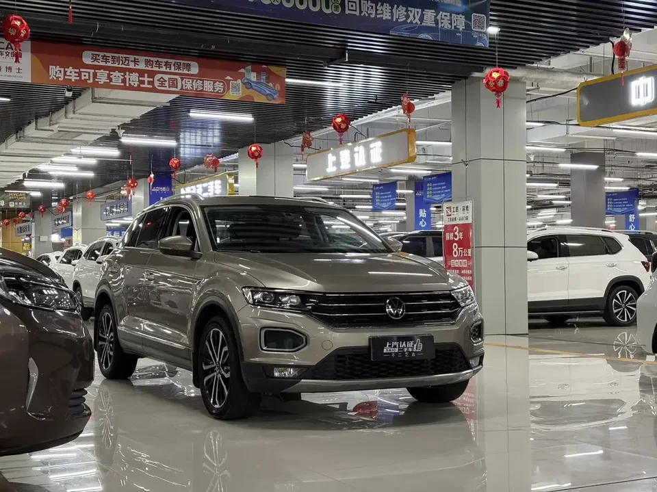 Volkswagen T-Roc TANG 2022 280TSI DSG 2WD Comfort PLUS 2022 — миниатюра 3