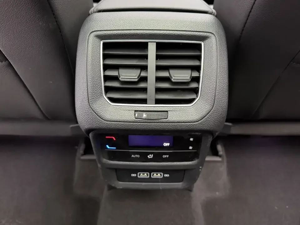 Volkswagen Tayron Tanyue 2022 280TSI 2WD Luxury Smart Edition 2022 — thumbnail 3