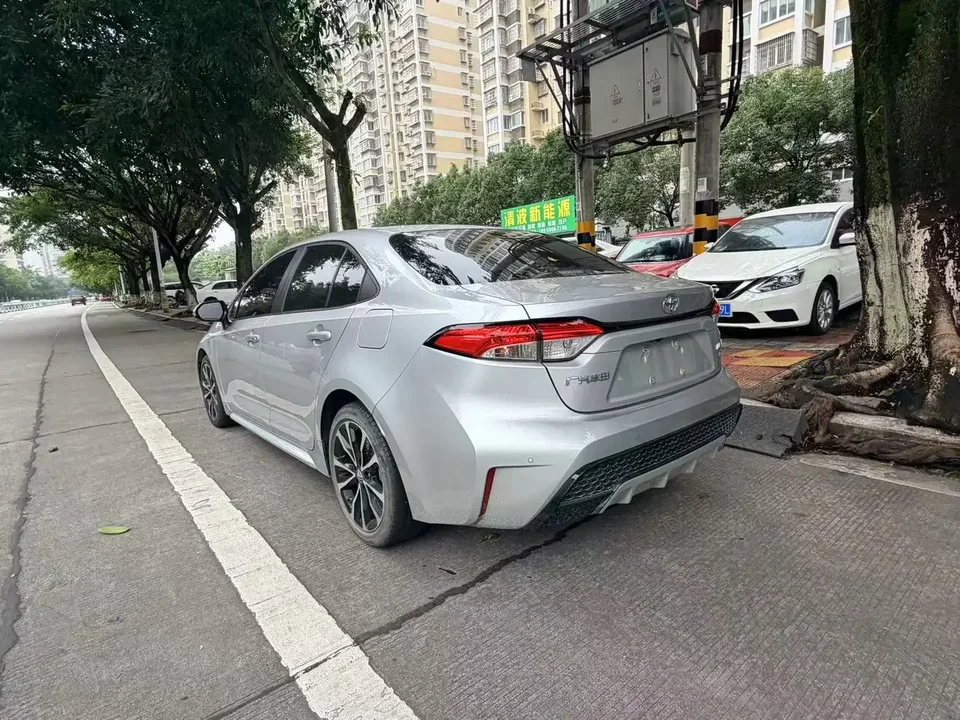 Toyota Levin Lei Ling 2022 185T CVT Sports Edition 2022 — thumbnail 4