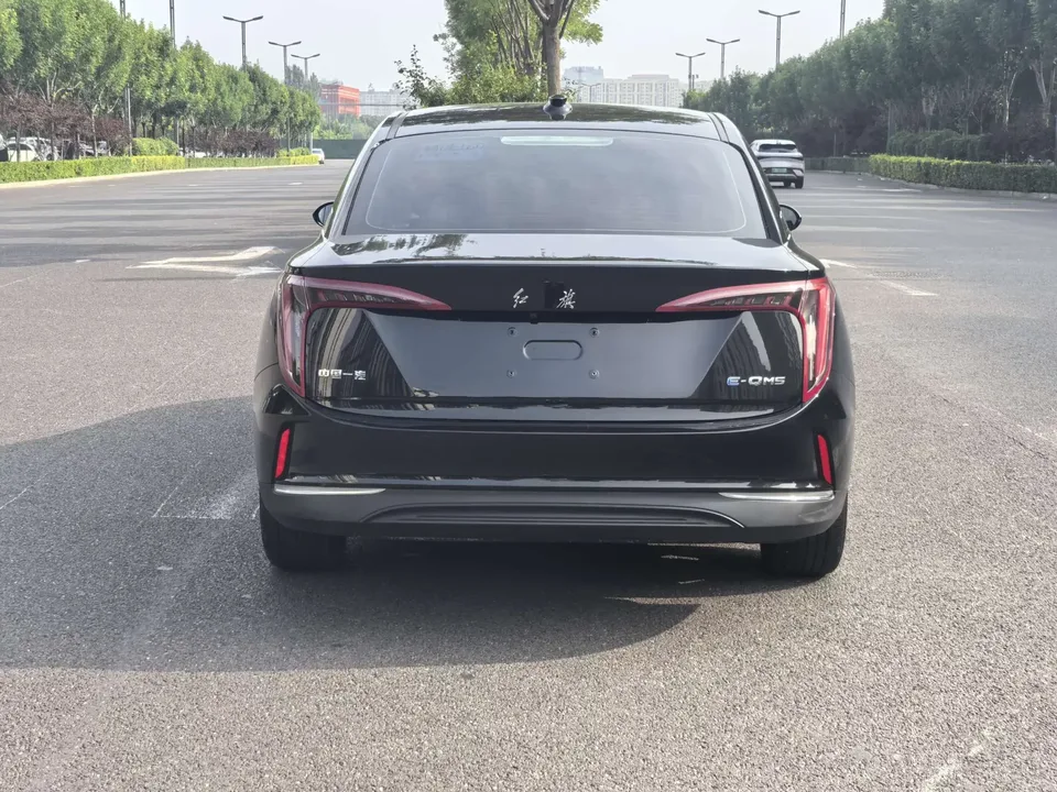 Hongqi E-QM5 Hongqi E-QM5 2023 Modified basic travel version 2023 — thumbnail 2