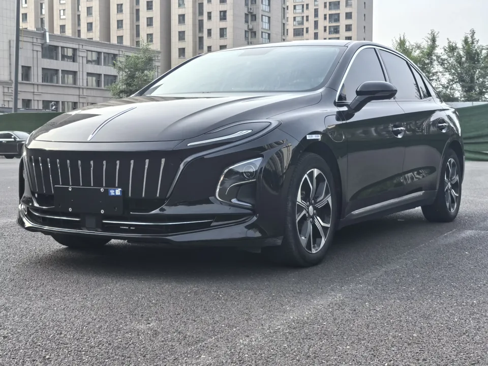 Hongqi E-QM5 Hongqi E-QM5 2023 Modified basic travel version 2023 — photo 1, buy with delivery to Moscow