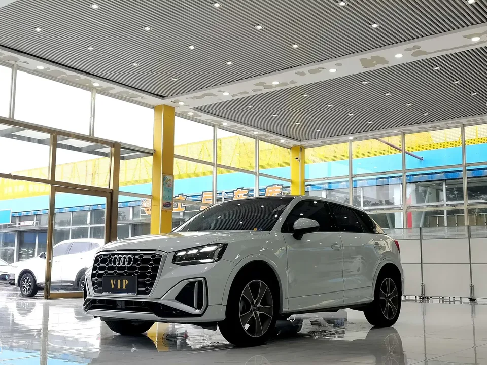 Audi Q2L Audi Q2L 2022 35 TFSI Stylish Dynamic 2022 — photo 1, buy with delivery to Moscow
