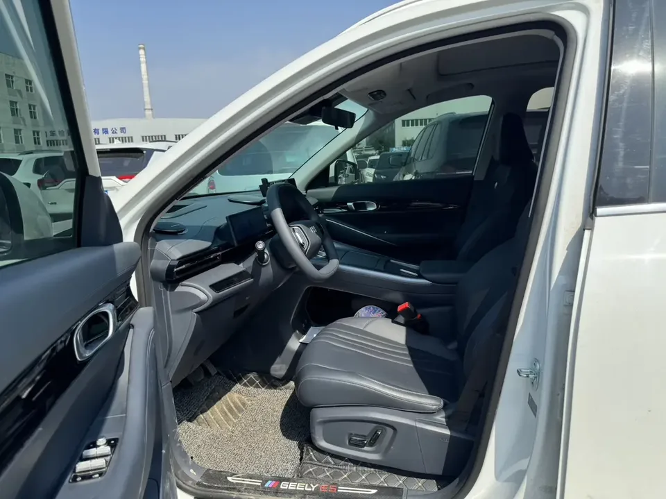 Geely Galaxy E5 Galaxy E5 2024 530km Exploration+ 2025 — thumbnail 3