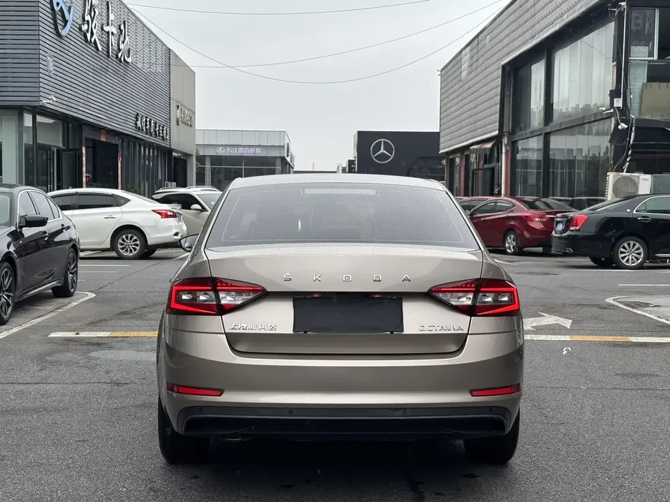 Skoda Octavia Octavia 2021 1.5L Automatic Comfort Edition 2022 — thumbnail 2