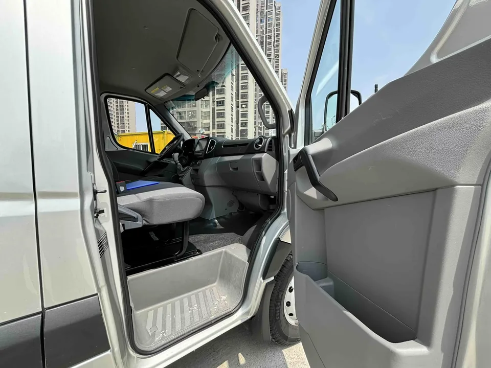 Jiangxi Xing Rui Xing Rui 2024 2.0T manual mid-axle low-top free-running version 5/6/7 seats 2025 — thumbnail 2