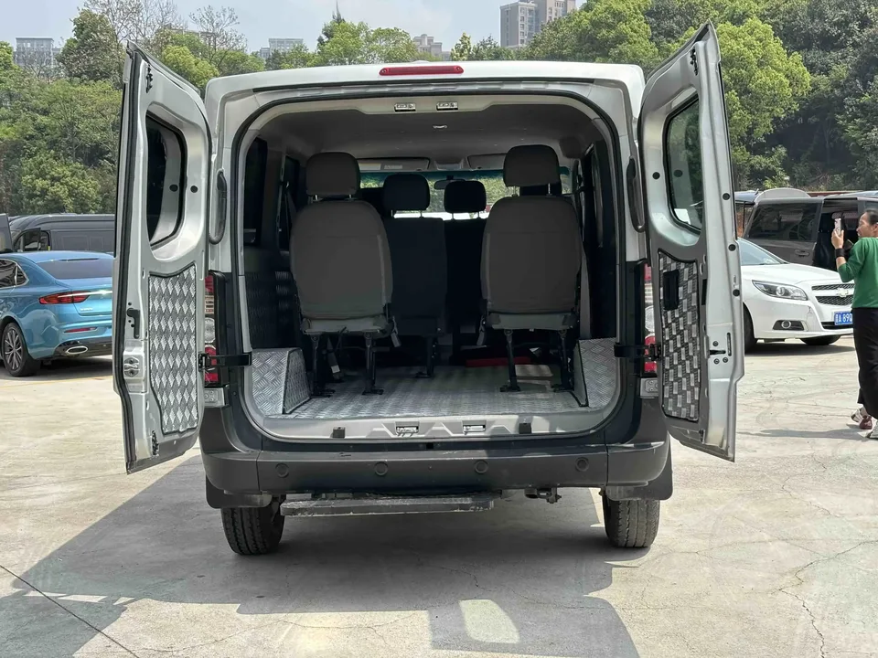 Jiangxi Xing Rui Xing Rui 2024 2.0T manual mid-axle low-top free-running version 5/6/7 seats 2025 — thumbnail 4