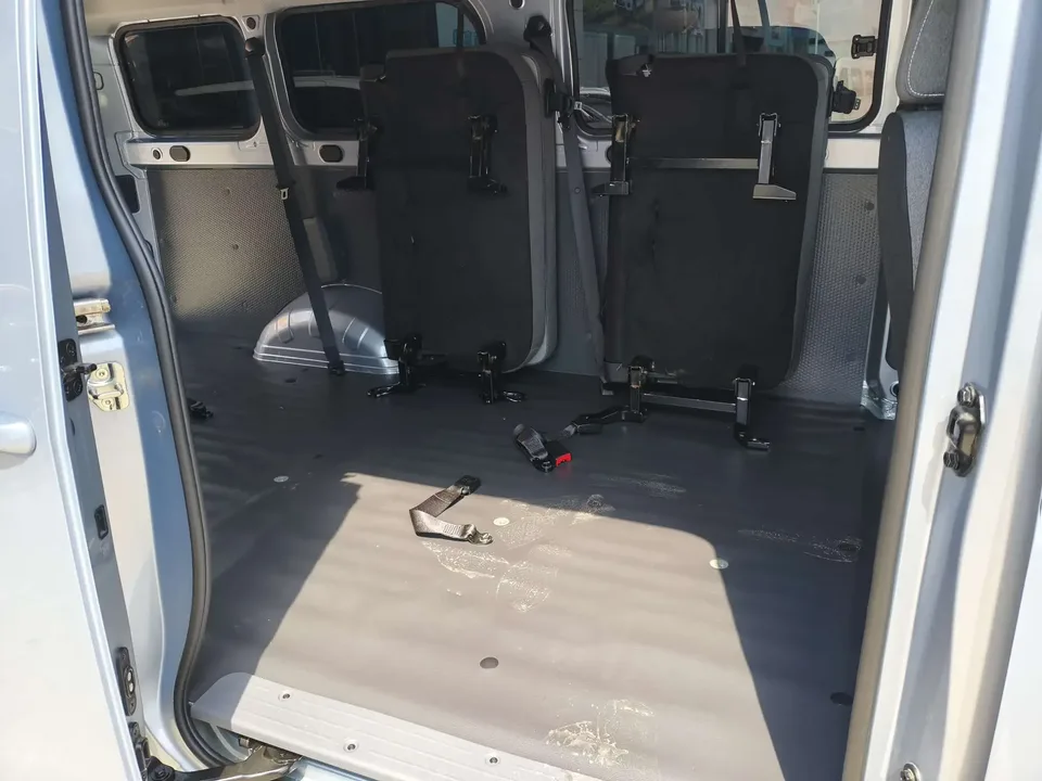 Wuling Yangguang Wuling Yangguang 2025 400km Comfortable 6-seater Coach 2026 — миниатюра 4
