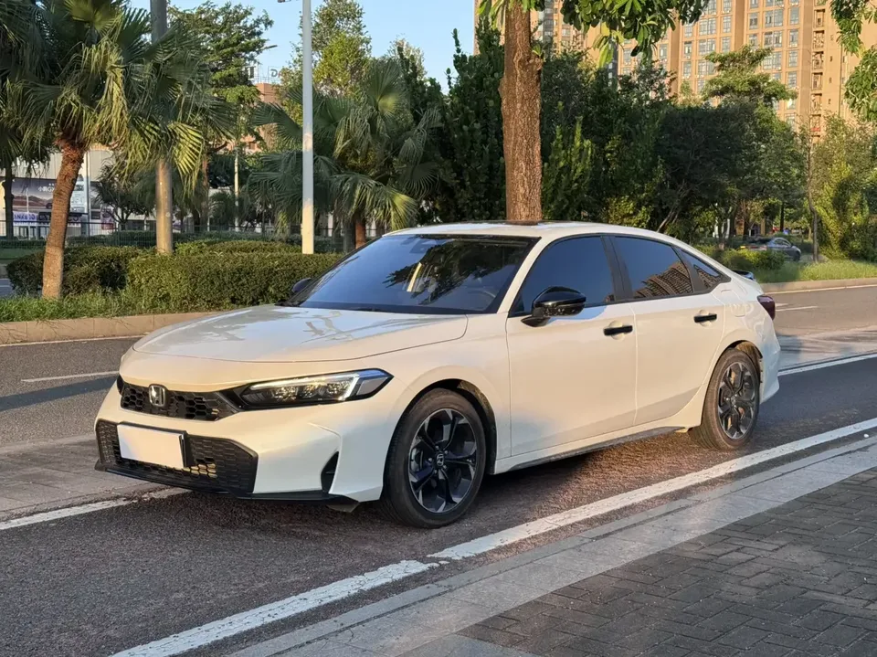 Honda CIVIC Civic 2025 240TURBO CVT Zhiqu Pro 2025 — photo 1, buy with delivery to Moscow