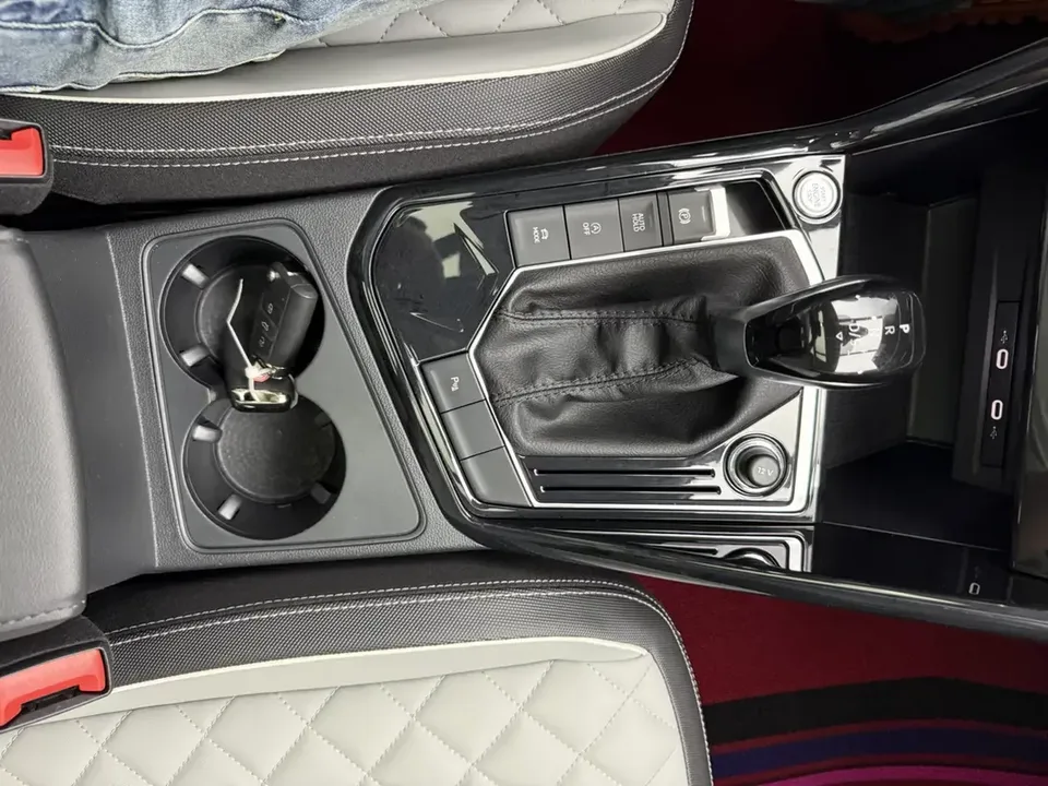 Volkswagen Tayron Tanyue 2023 280TSI 2WD Luxury Plus Advanced Edition 2022 — thumbnail 4