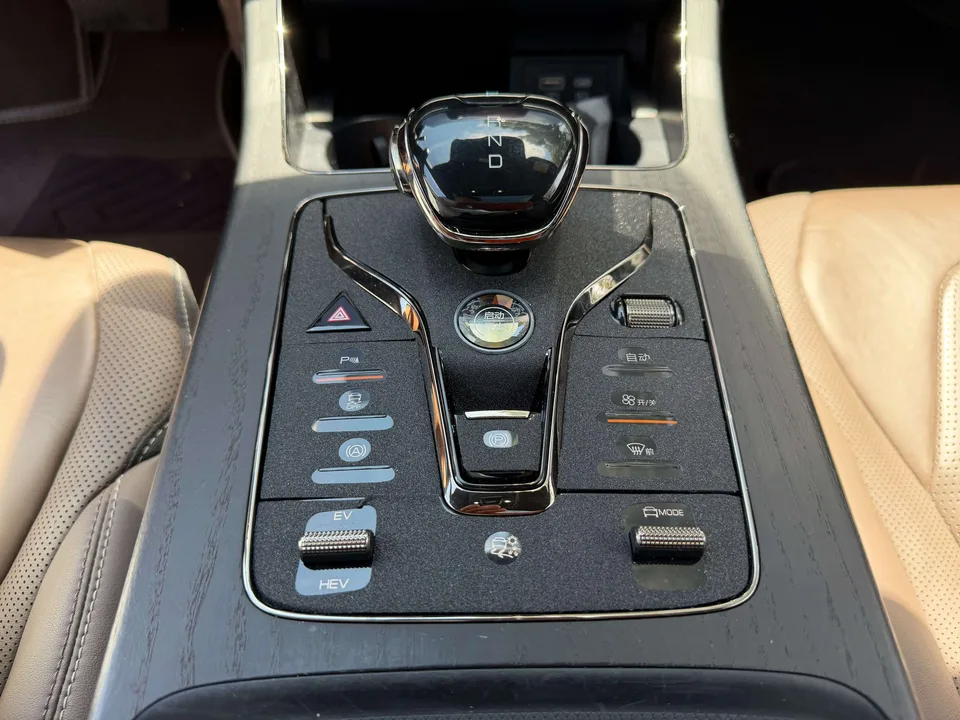 BYD Han DM Chinese DM 2022 DM-i 121KM Premium 2022 — thumbnail 3