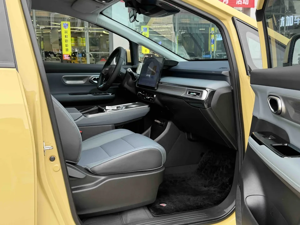 AION Y AION Y 2023 Plus 510 Smart Edition 2023 — миниатюра 4