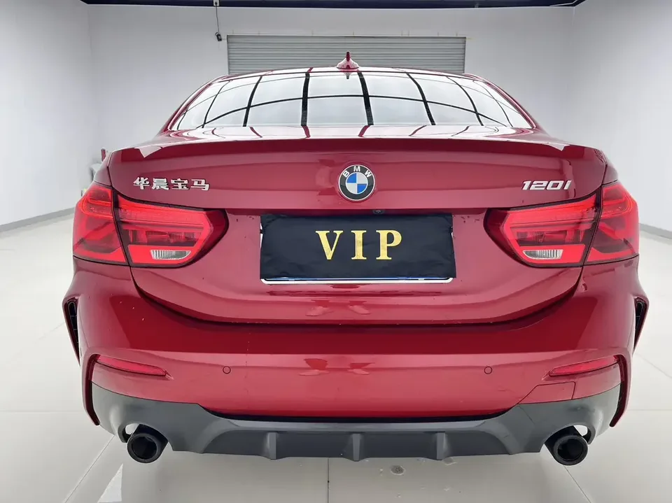 BMW 1 Series BMW 1 Series 2021 120i M Sport Night Edition 2022 — thumbnail 2