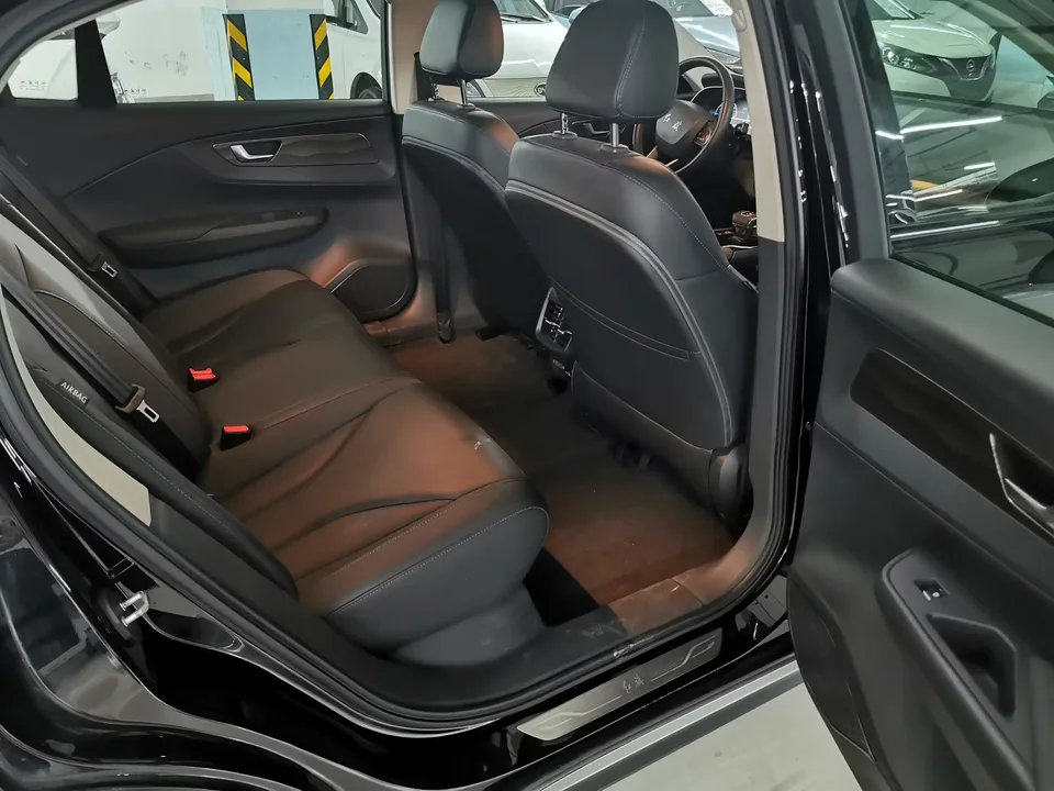 Hongqi E-QM5 Hongqi E-QM5 2023 Second facelift basic travel version 2023 — thumbnail 3
