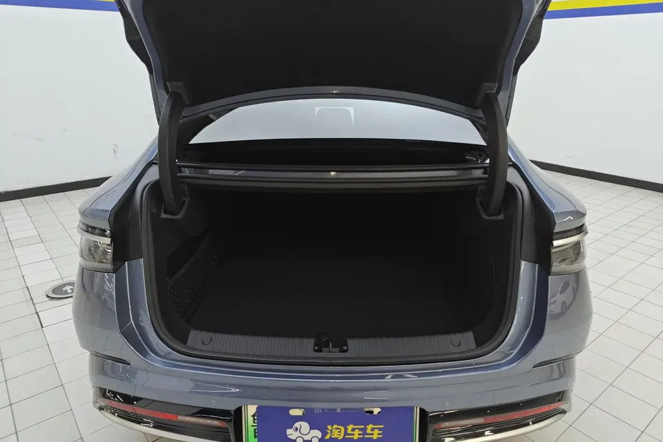 BYD Seal DM Seal DM 2023 DM-i 1.5T 121KM Premium Edition 2024 — thumbnail 5
