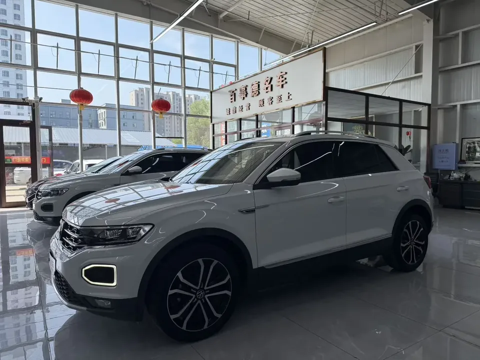 Volkswagen T-Roc TANG 2022 280TSI DSG 2WD Comfort PLUS 2023 — photo 1, buy with delivery to Moscow