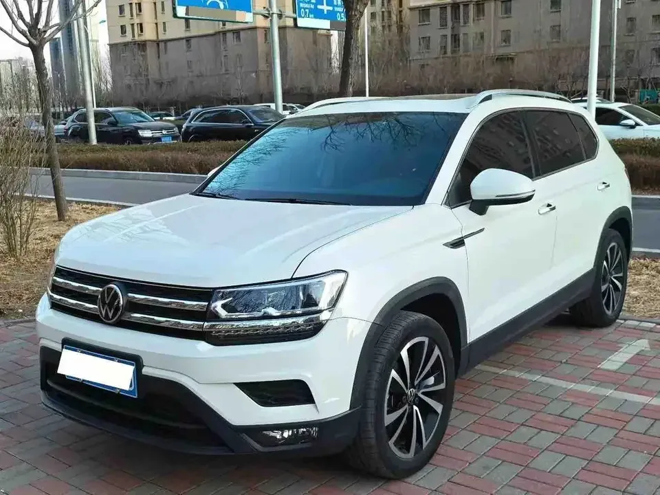 Volkswagen Tharu tuyue 2022 280TSI 2WD Deluxe Edition 2022 — photo 1, buy with delivery to Moscow