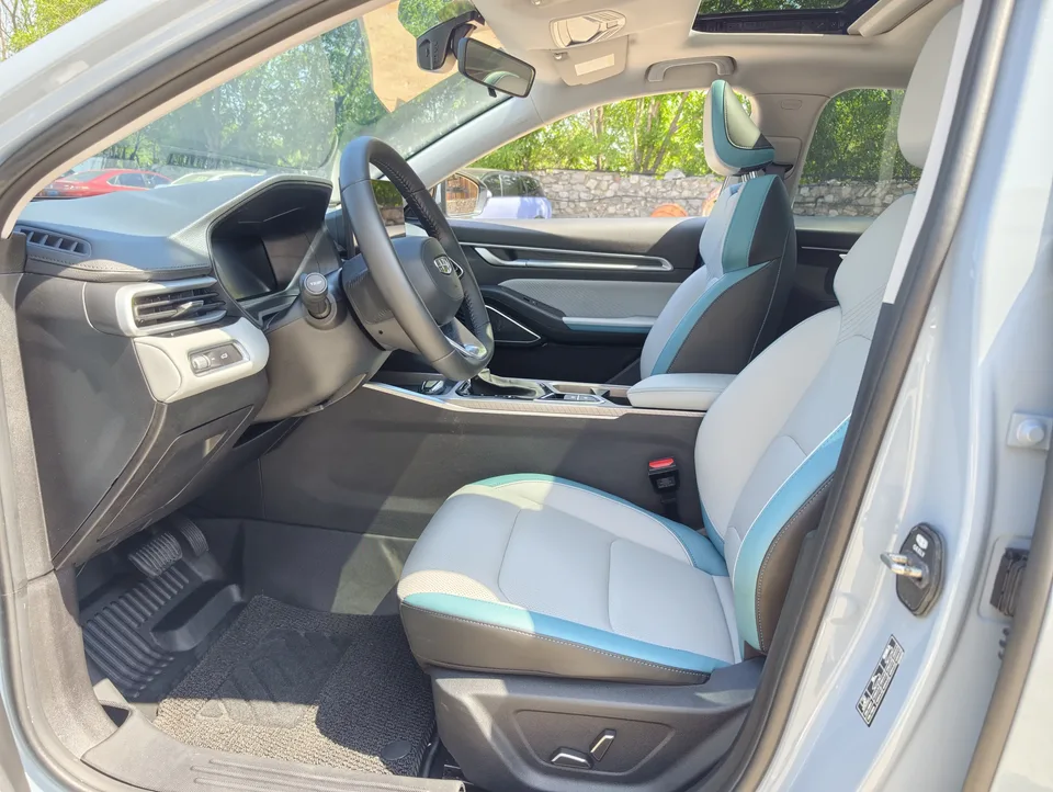Geely Emgrand emgrand 2023 4th Generation Champion Edition 1.5L CVT Flagship Model 2024 — thumbnail 5