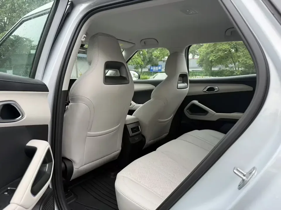 BYD Yuan Up Yuan UP 2025 301KM Pilot 2025 — миниатюра 3