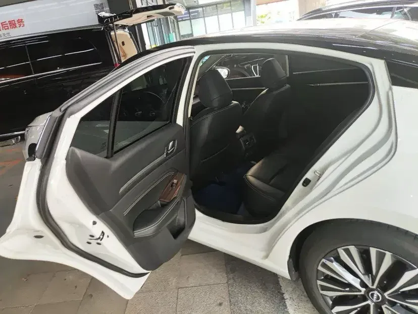 Nissan Altima Sound of nature 2022 2.0L XL-TLS Enjoy Edition 2024 — миниатюра 5