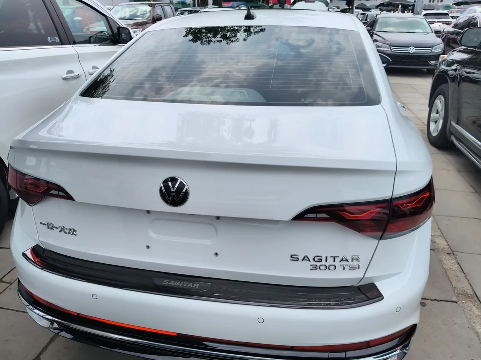Volkswagen Sagitar Sagitar 2024 300TSI DSG Beyond Edition 2025 — thumbnail 2