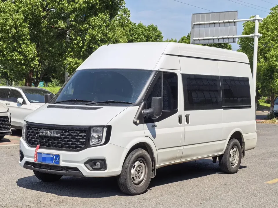Jiangling Fushun Fushun 2023 2.0T manual diesel short-axle medium-high roof passenger version business type 7 seats (non-operating) 2024 — photo 1, buy with delivery to Moscow
