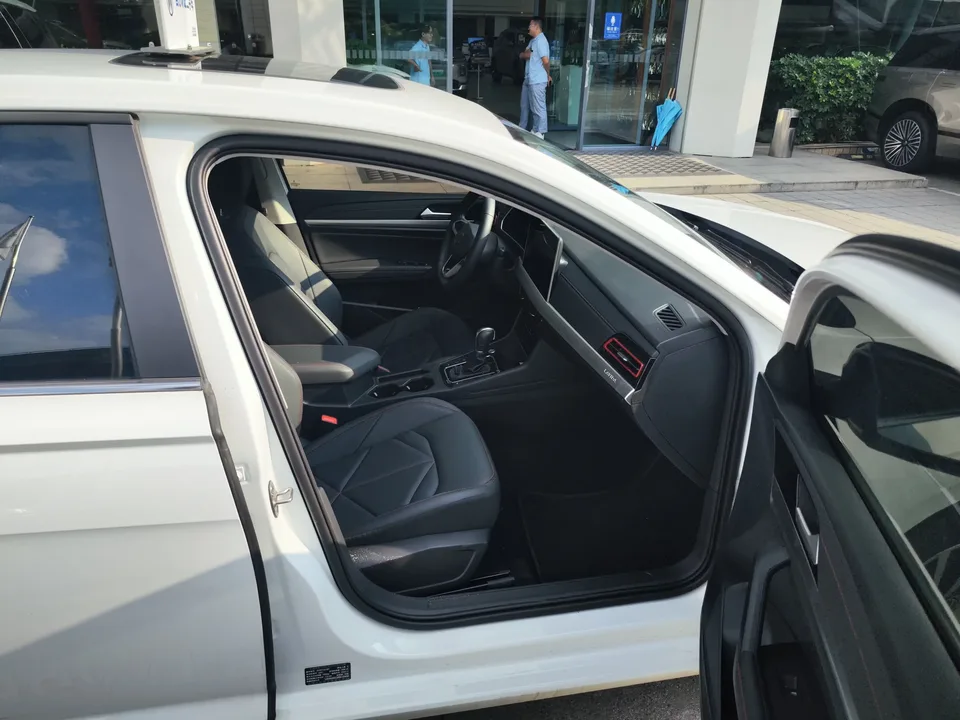 Volkswagen Lavida Lavida 2024 300TSI DSG Starry Sky Leading Edition 2024 — thumbnail 2