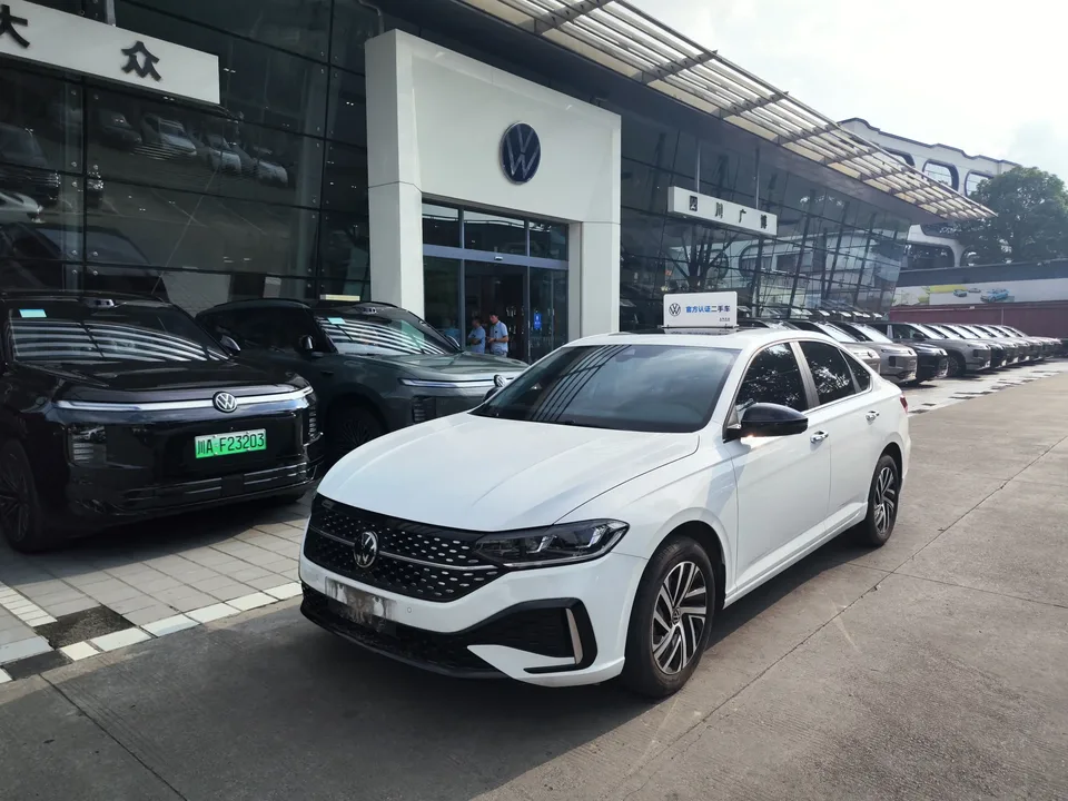 Volkswagen Lavida Lavida 2024 300TSI DSG Starry Sky Leading Edition 2024 — photo 1, buy with delivery to Moscow
