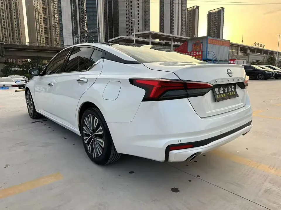 Nissan Altima Sound of nature 2022 2.0L XL-TLS Enjoy Edition 2023 — thumbnail 2