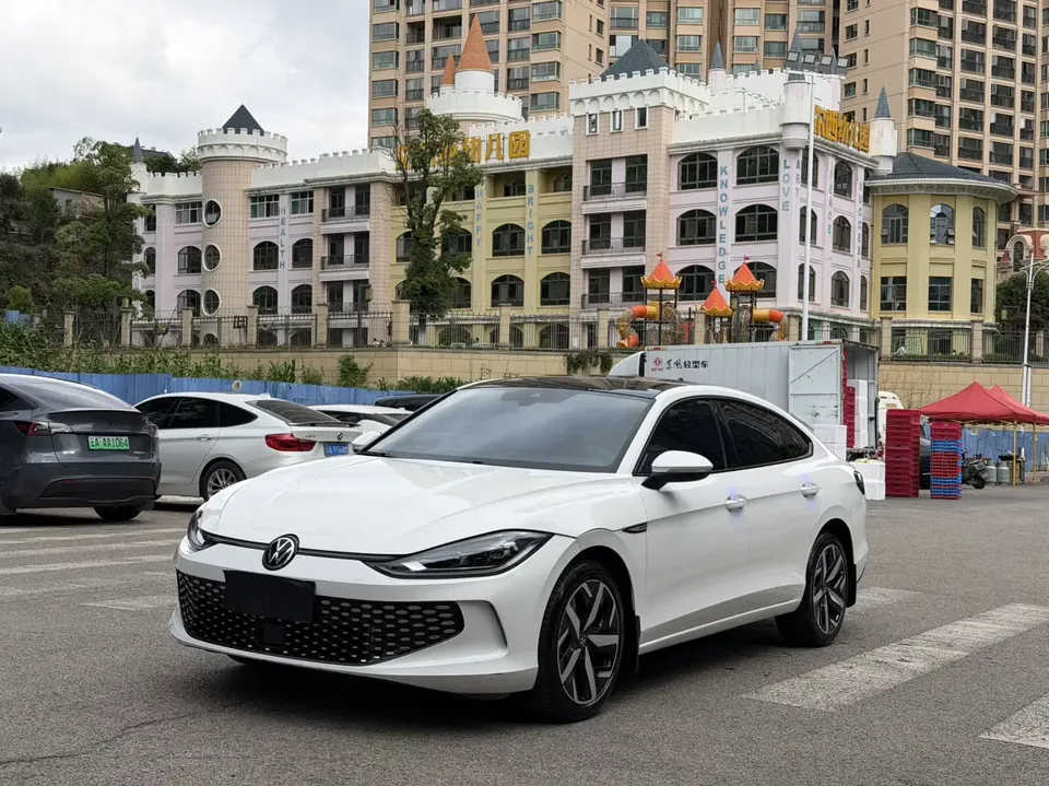 Volkswagen Lamando Lingdu 2022 Lingdu L 280TSI DSG Cool Edition 2022 — photo 1, buy with delivery to Moscow