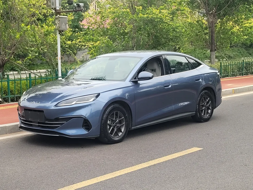 BYD Seal 06DM Seal 06DM 2024 DM-i 80KM Deluxe 2024 — photo 1, buy with delivery to Moscow
