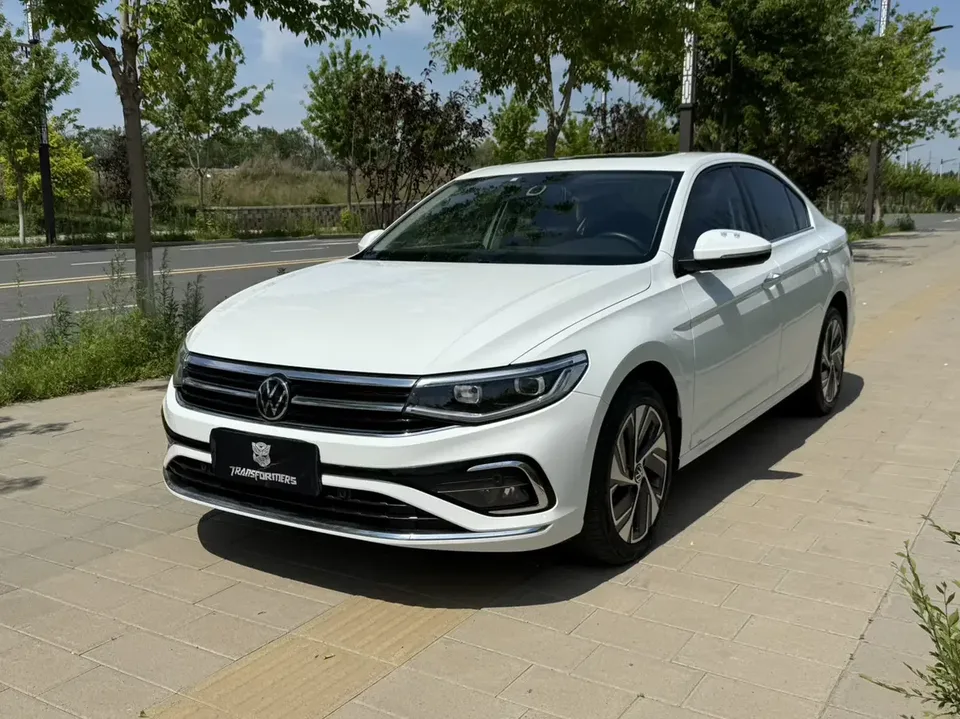 Volkswagen Bora Bora 2023 200TSI DSG Joy Travel PRO Edition 2023 — photo 1, buy with delivery to Moscow