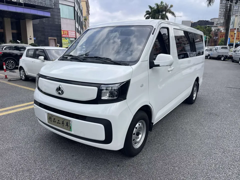 Changan Kaicene Ruixing EM80 Ruixing EM80 2025 Elite Edition 6 seats 300km double door 70kW 2025 — photo 1, buy with delivery to Moscow